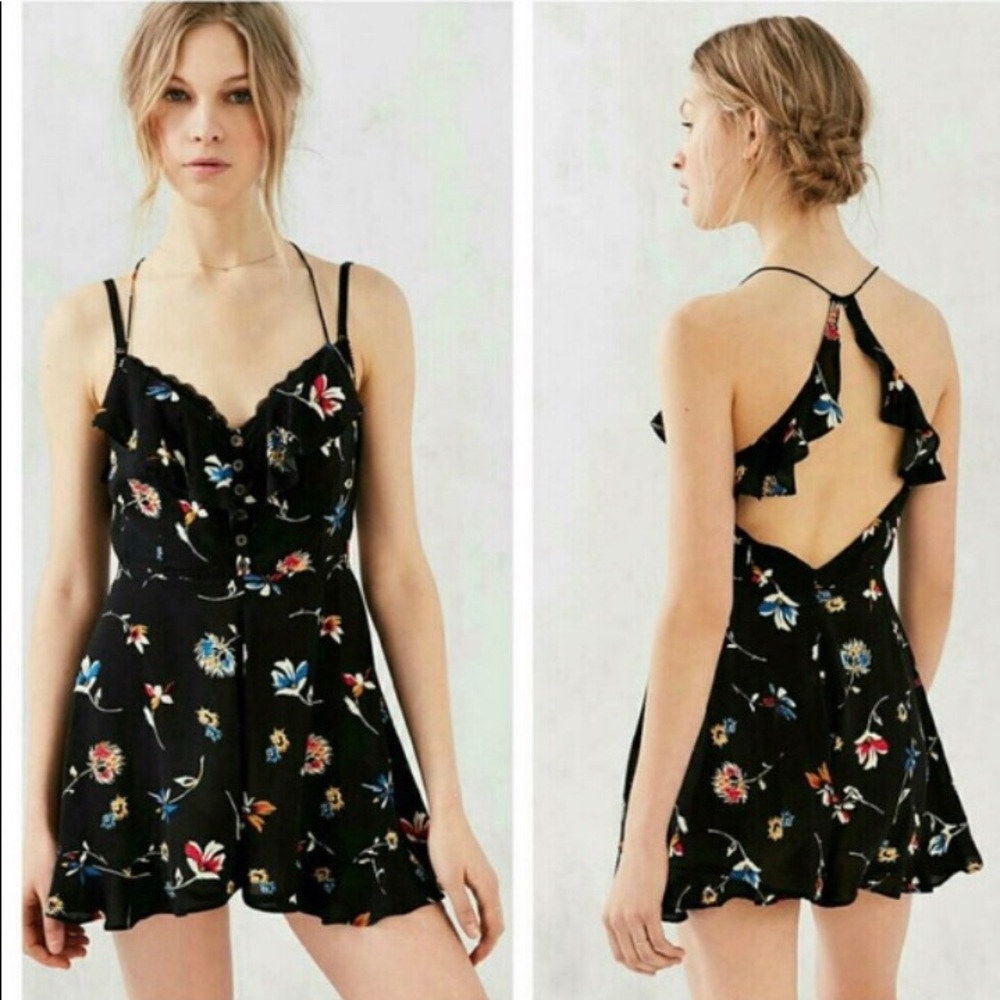 ❌SOLD❌Floral Romper - Picture 5 of 5